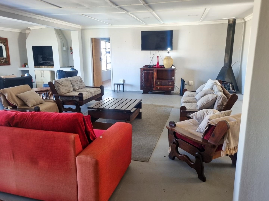 6 Bedroom Property for Sale in Paul Roux Free State